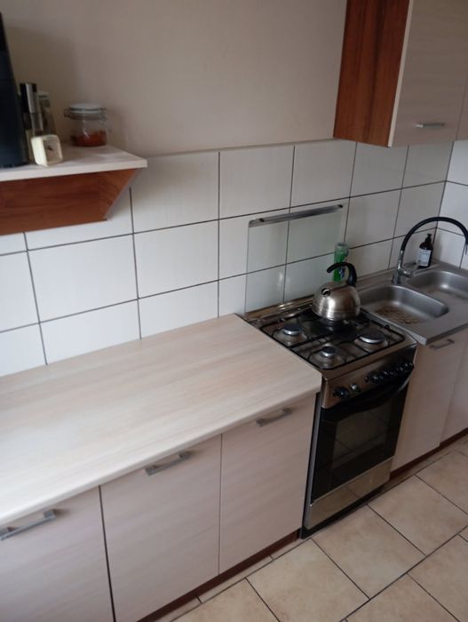 Szafki kuchenne w bardzo dobrym stanie.