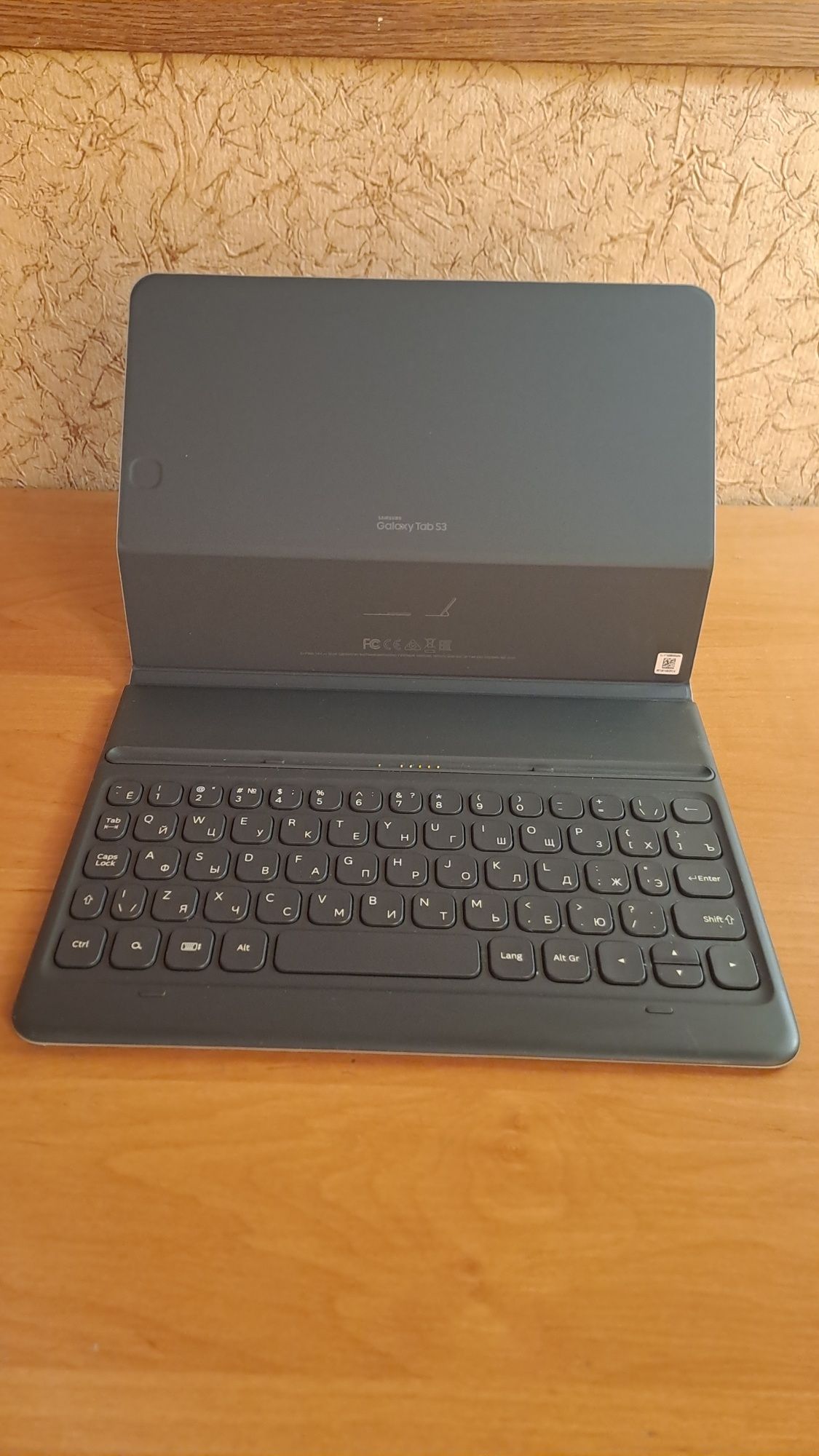 Чохол-клавіатура Samsung Tab S3 (оригінал, ідеальний стан)