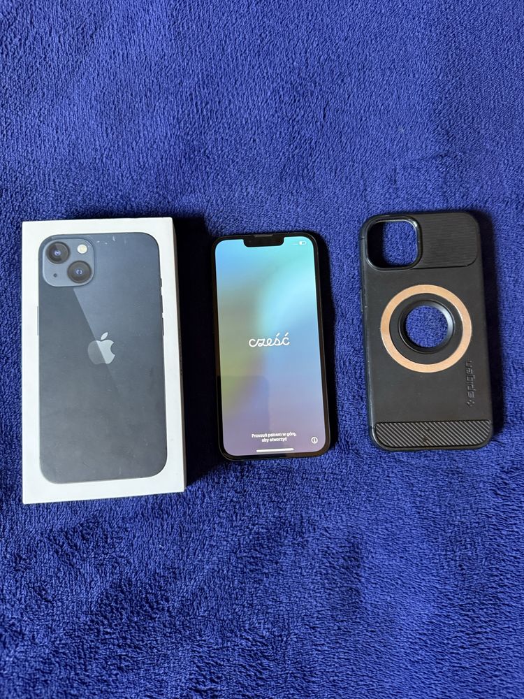 Iphone 13 128 GB + Etui i szkło hartowane na aparaty