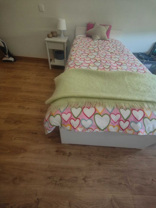 Cama de solteiro como nova