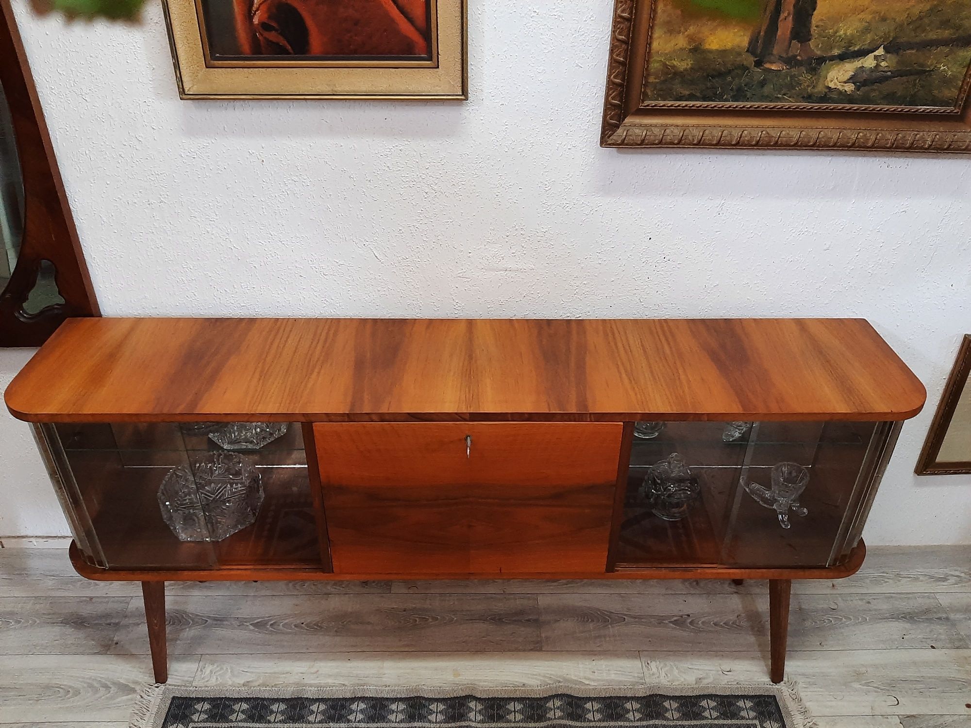 Komoda w stylu art deco po renowacji.
