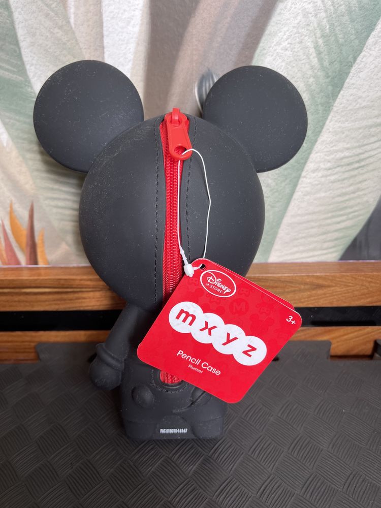 Mickey Mouse piórnik nowy czarny zakupiony w Disney Store UK