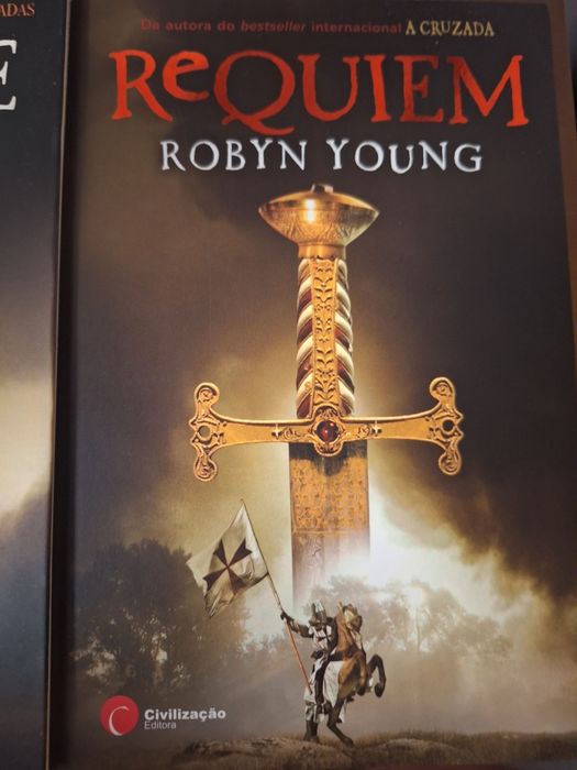 Livros Irmanda, Cruzada e Requiem de Robyn Young