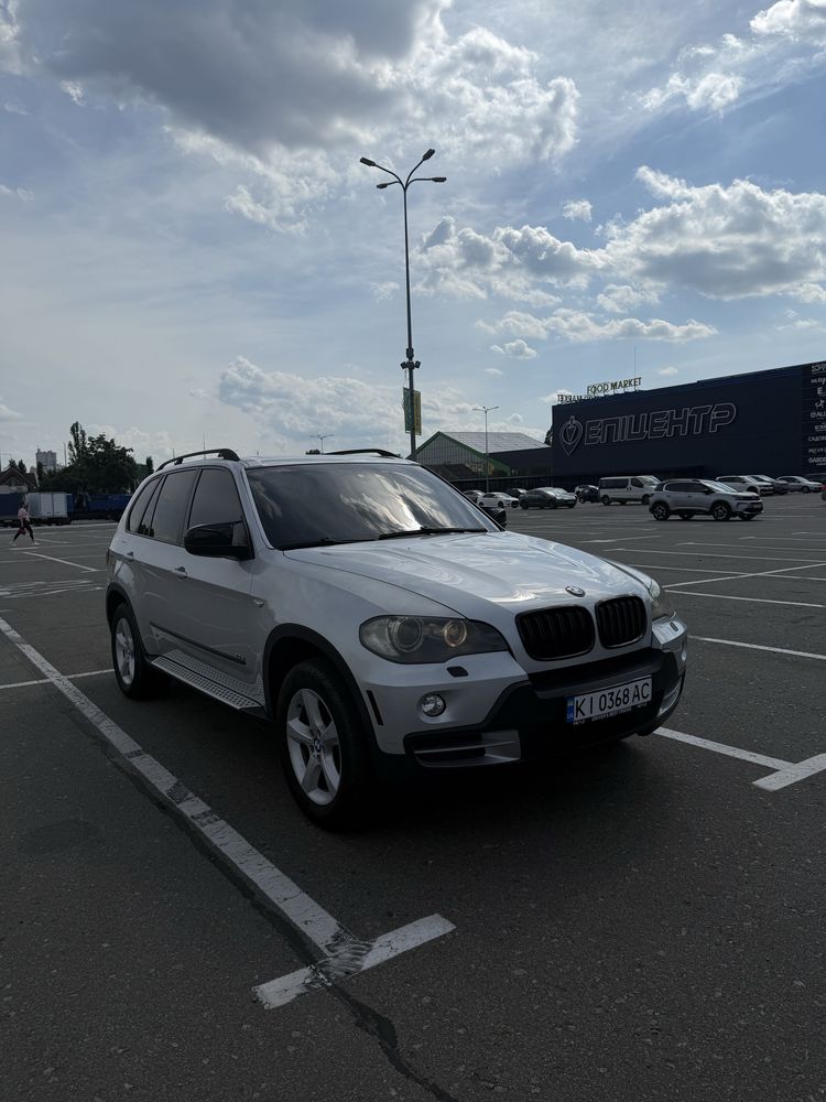 BMW X5 2008 e70.