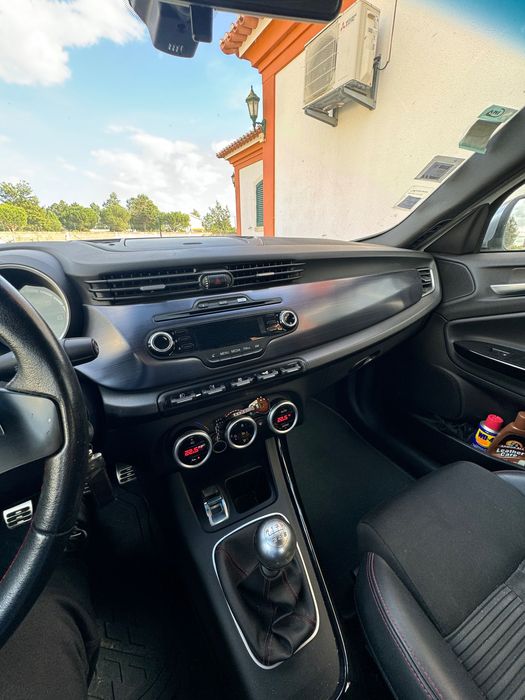 Giulietta 1.6 JTDm Distinctive – 116.000 km – Excelente – Particular