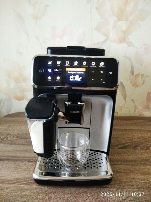 Кофемашина Phillips ep 4300 series LatteGo