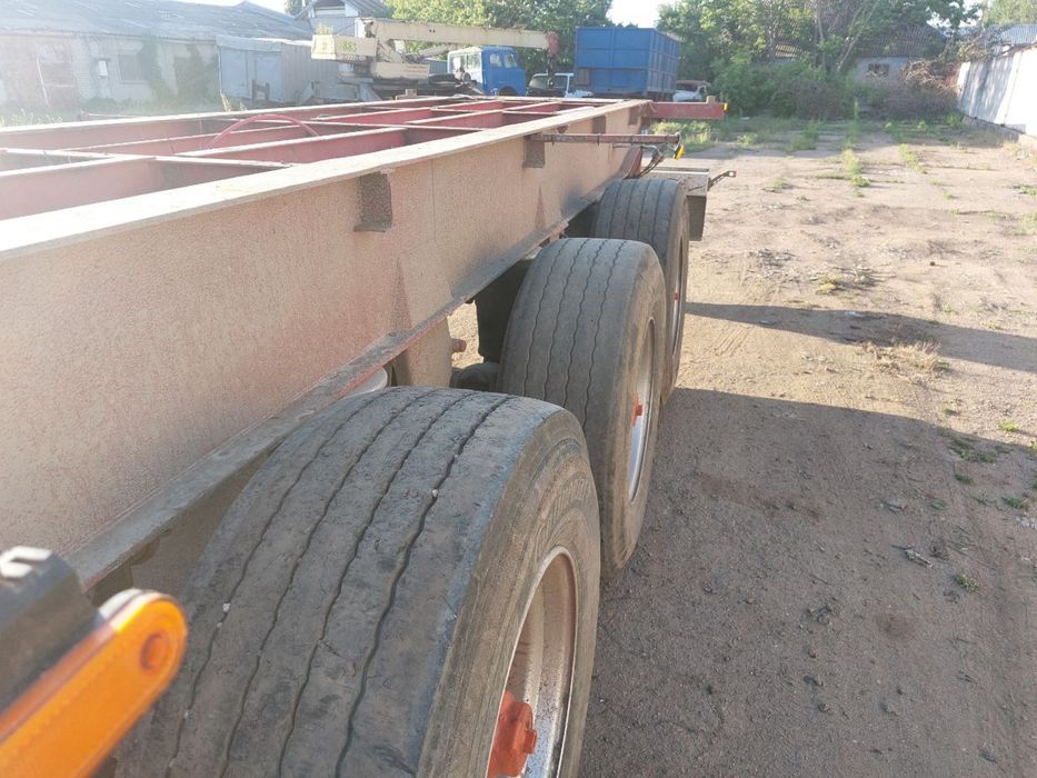 Напівпречип Контейнеровоз