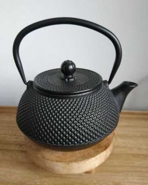 MAŁY czajniczek ŻELIWNY do parzenia herbaty, ziół.. Zaparzacz dzbanek