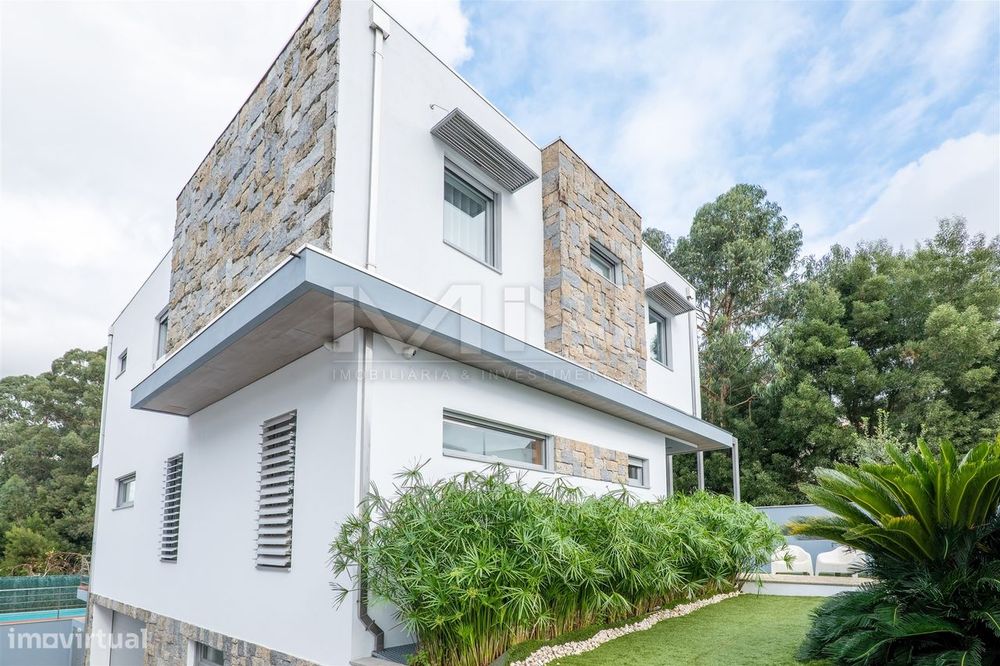 Moradia T3 de LUXO no Centro de Gondomar