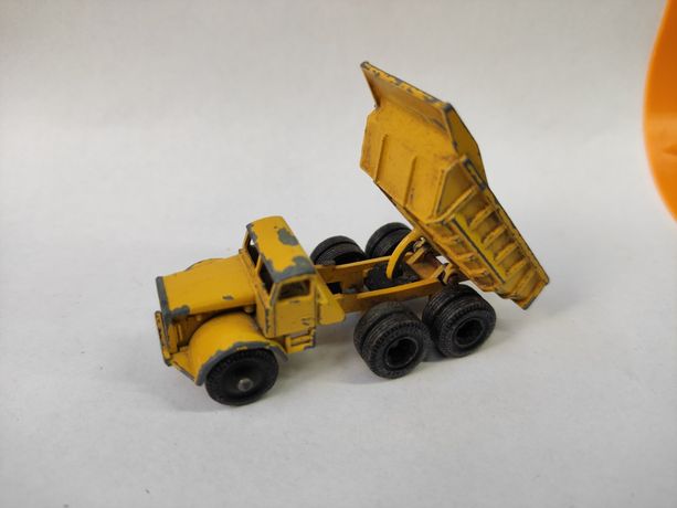 Matchbox Dump Truck Resorak model