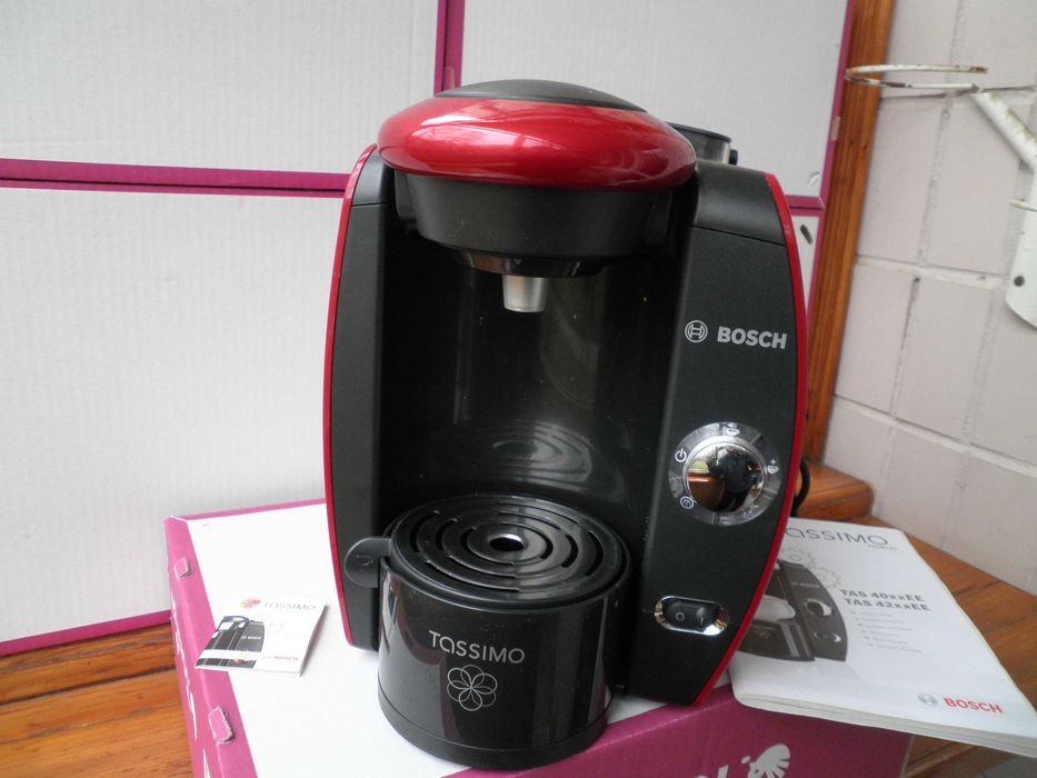 Кофеварка капсульная Bosch Tassimo TAS 4013 EE