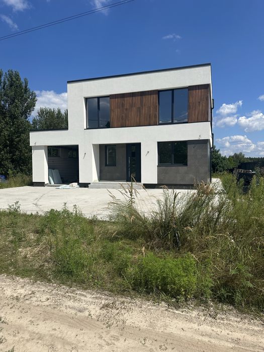 Продам 2х этажный дом в с Петровцы