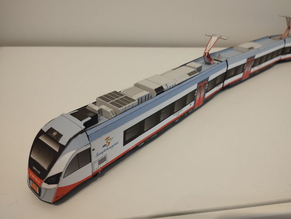 Model kartonowy zabawka pociąg miejski autobus szynowy.  EZT 36WEa Imp