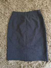 Женская серая юбка в полоску