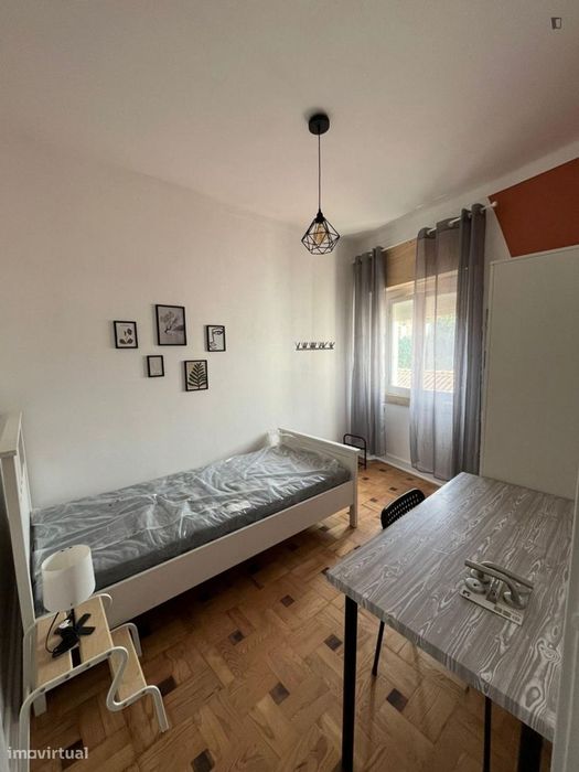 Quarto - localizado em Santarem