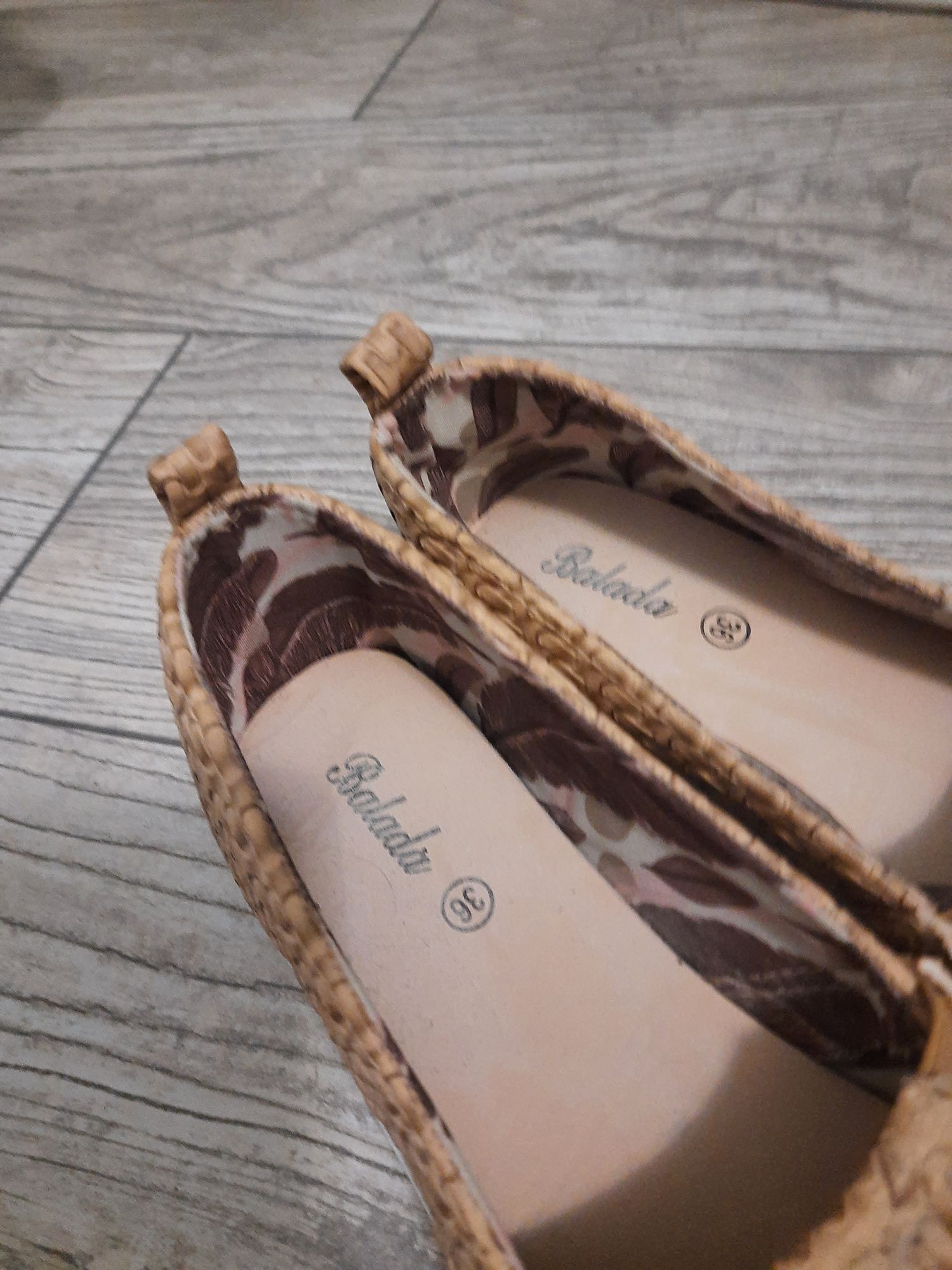 Nowe buty Balada r. 36, 23 cm miodowe