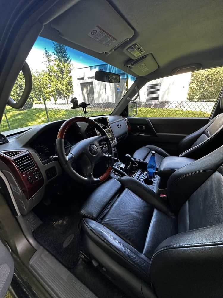 Mitsubishi Pajero, silnik BMW, 35” cali
