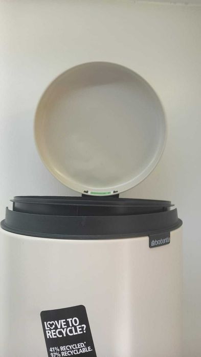 Kosz pedałowy brabantia 30l (1)
