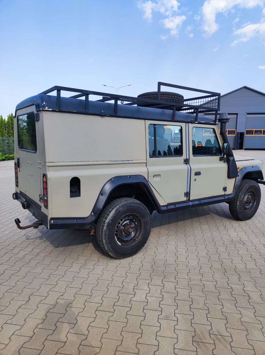 Land Rover Defender Santana