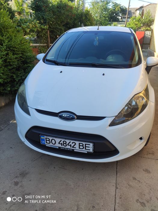 Продам автомобіль Ford fiesta 2010
