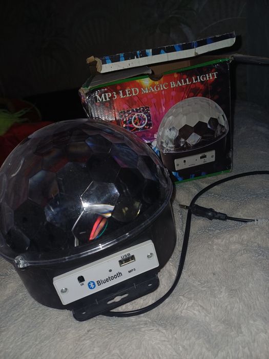 Колонка флешка світловий шар музичний програвач