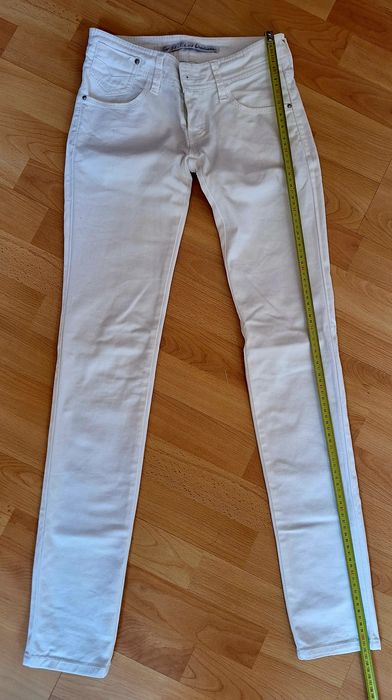 Jeansy - Stradivarius - rozmiar 32