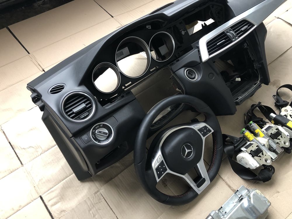 Deska konsola kokpit Airbag poduszki pasy Mercedes c-klasa 204 AMG