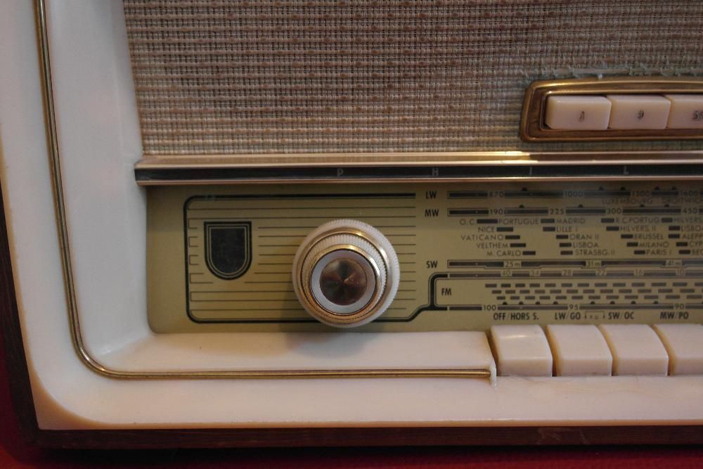 Rádio Vintage Philips Type B3X64A /72