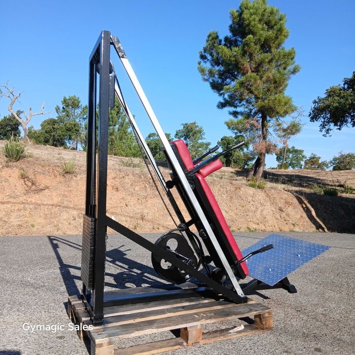 GYMAGIC- - Hack Squat TECHNOGYM