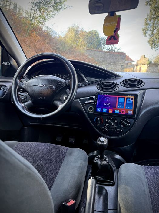 Ford Focus 1.4 Z-Tec Impecável