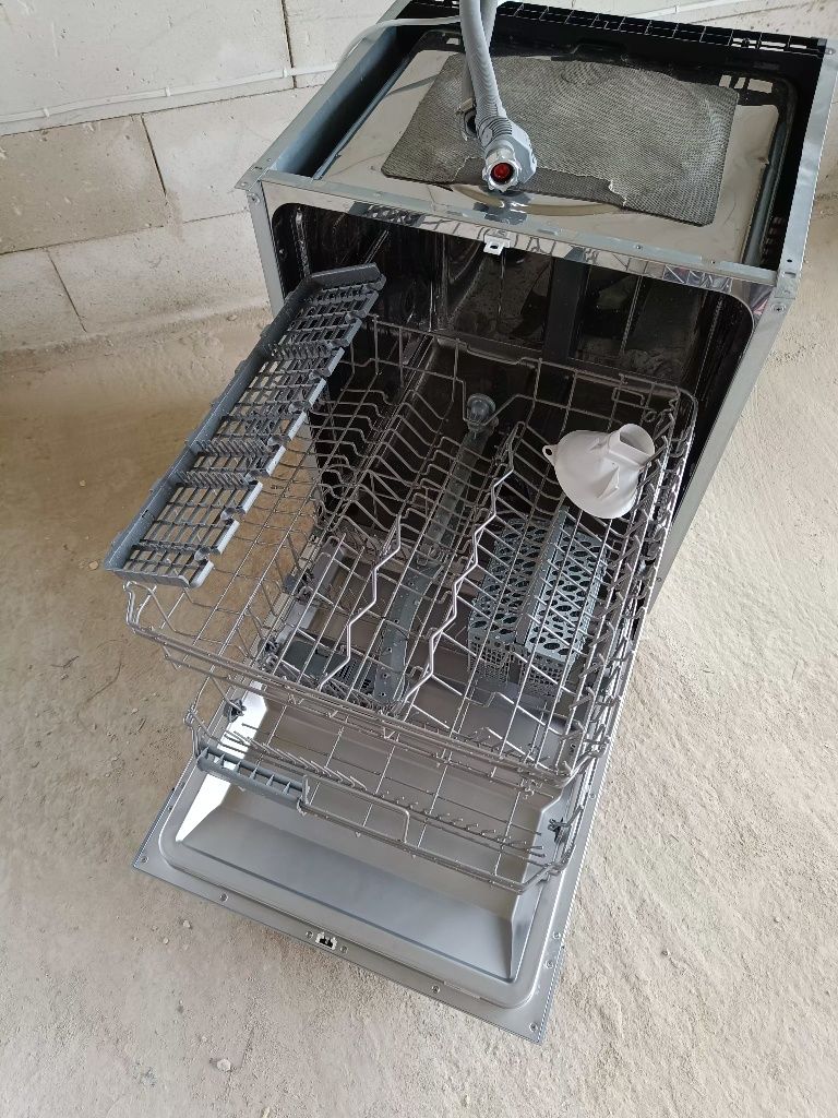 Nowa powystawowa zmywarka Midea MDWEU1435XSS-W 60cm
