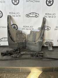 Передні бризковики,форкоп Toyota Land Cruiser 200 2008-2012 р.