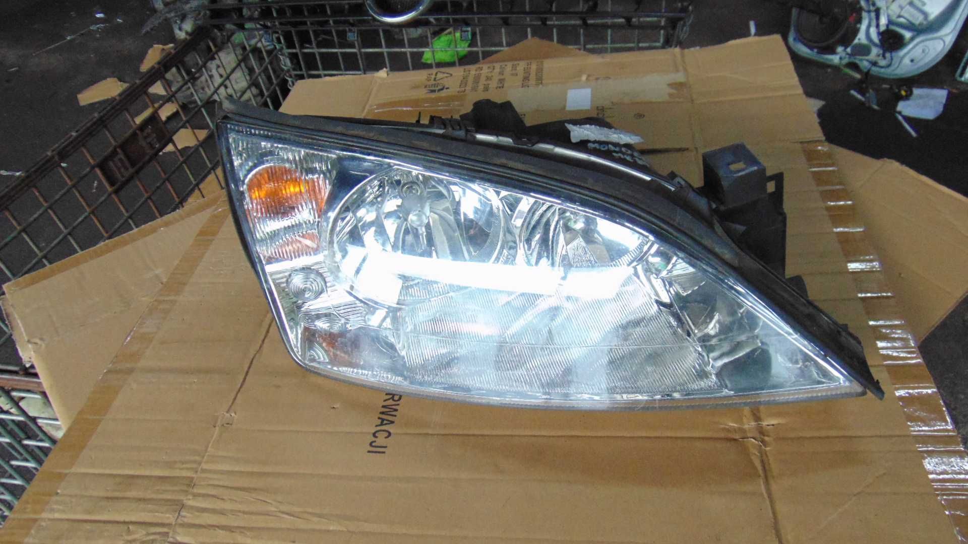 Lut4 Lampa prawa przednia prawy przód ford mondeo mk3 wysyłka