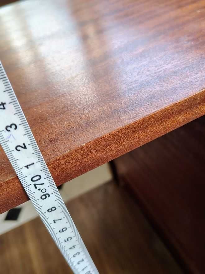 Movel para TV e aparelhagens de som em madeira maciça