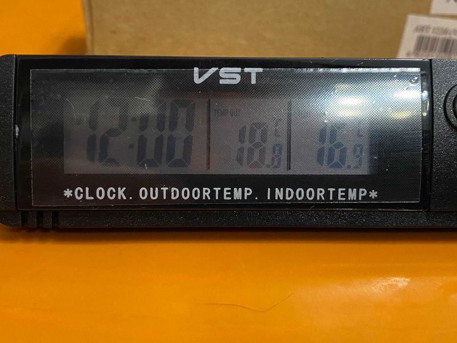 Автомобільний годинник із термометром vst-7067