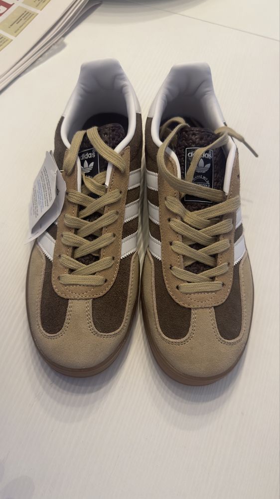 Adidas Gazelle - 39 1/3 NOVO