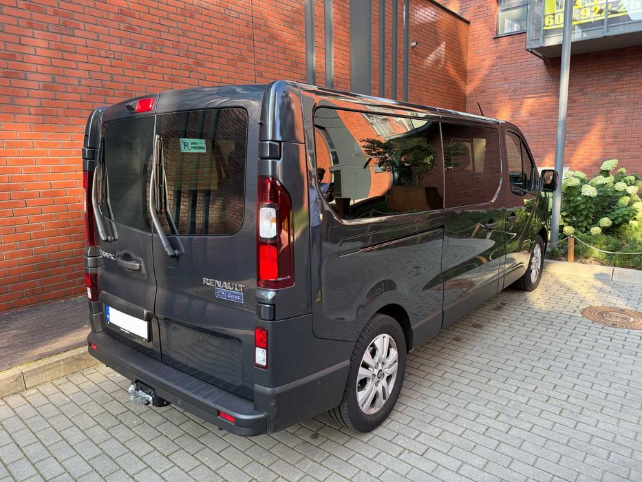 WYANAJEM BUSÓW NOWY Renault Trafic 2025 Automat 170 KM Osobowy Carplay