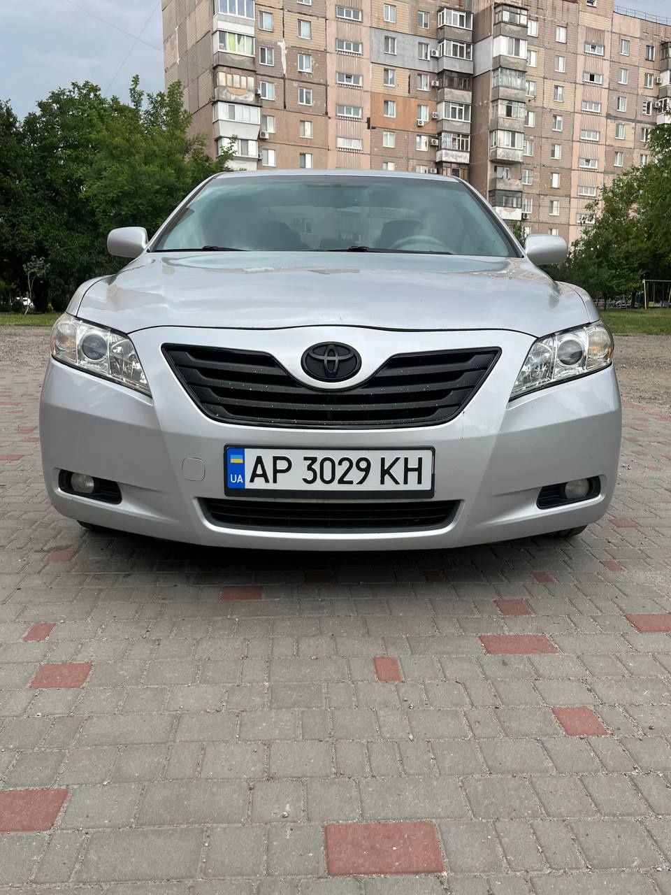 Продам Камри 40.