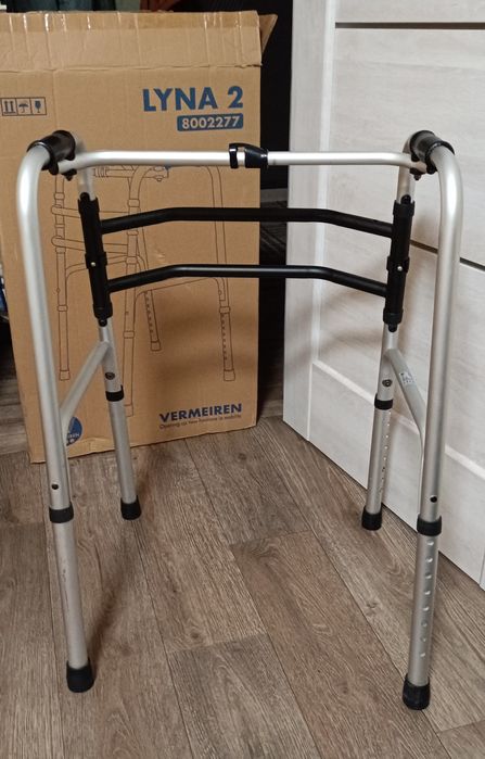 Ходунки для дорослих крокуючі