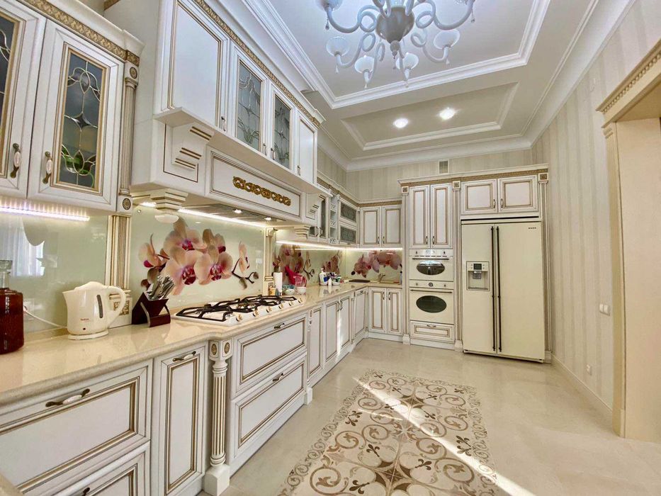 Продается достойный  дом в Варваровке.