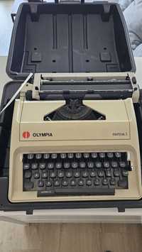 Stara maszyna do pisania OLYMPIA carina1