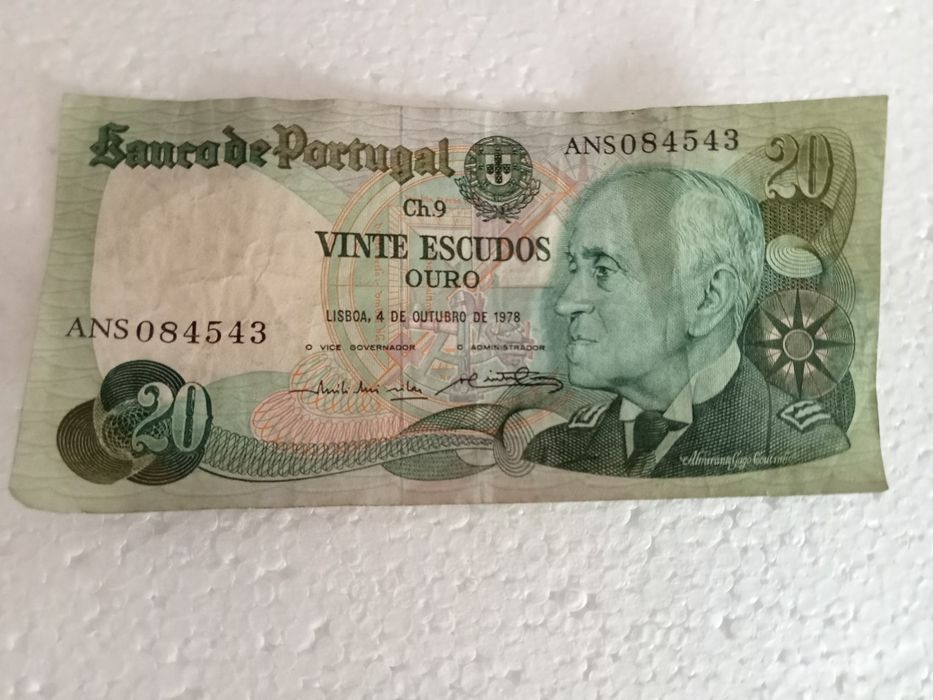 Vendo notas de vinte escudos do Almirante Gago Coutinho