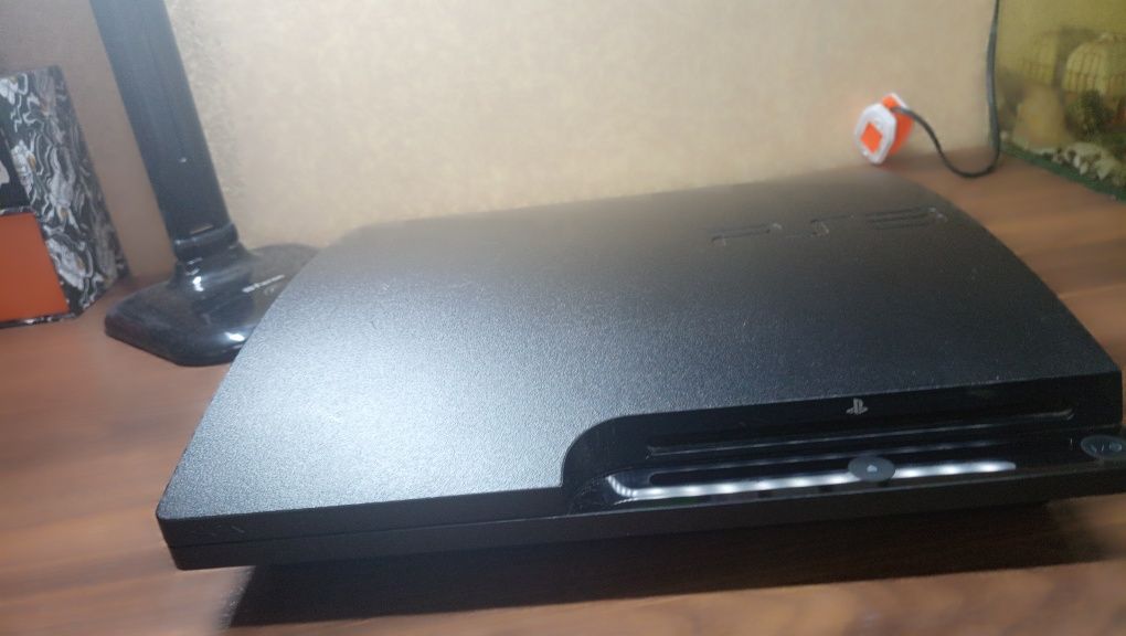 Консоль Sony PlayStation 3 Slim