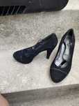 Sapato de salto alto preto