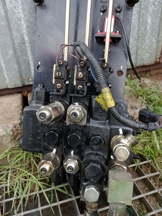 Rozdzielacz hydrauliczny 3 sekcyjny