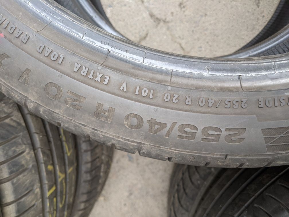 255/40R20 Continental 21рік