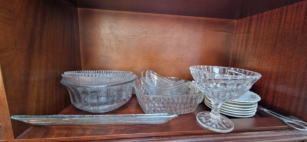 Várias peças de loiça