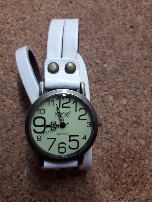 Часы наручные CCQ