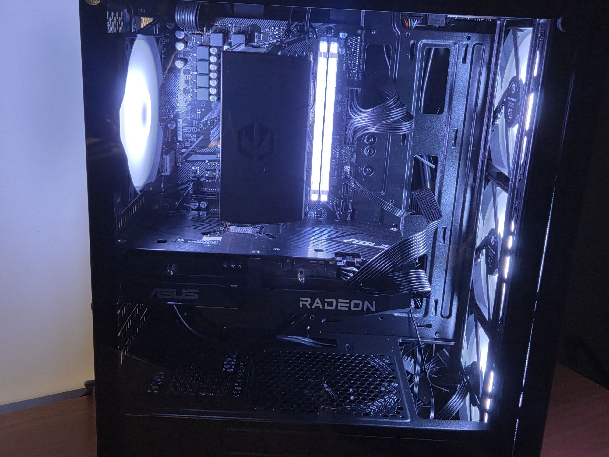 Komputer Gamingowy Ryzen 5 5600 RX 7600 16GB/512GB - Nowy Gwarancja!