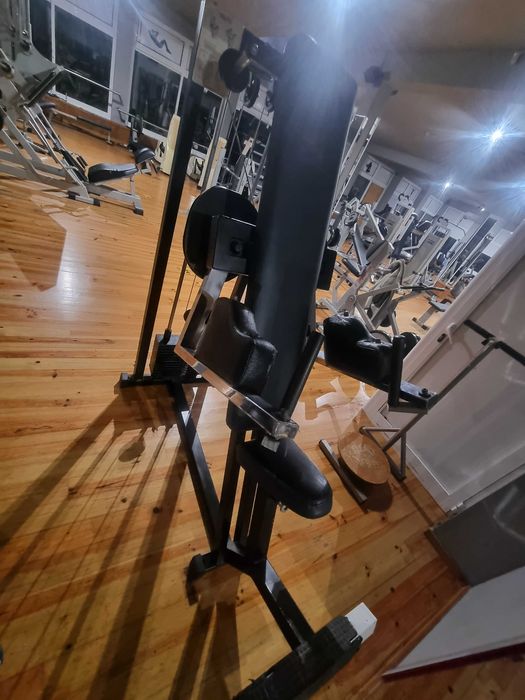 Maq. Elevação lateral de ombros